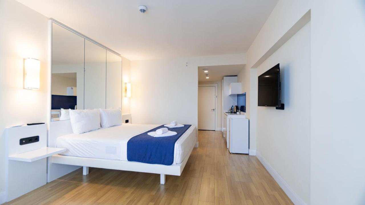 Smart Aparthotel Orbi City Batumi Exterior photo