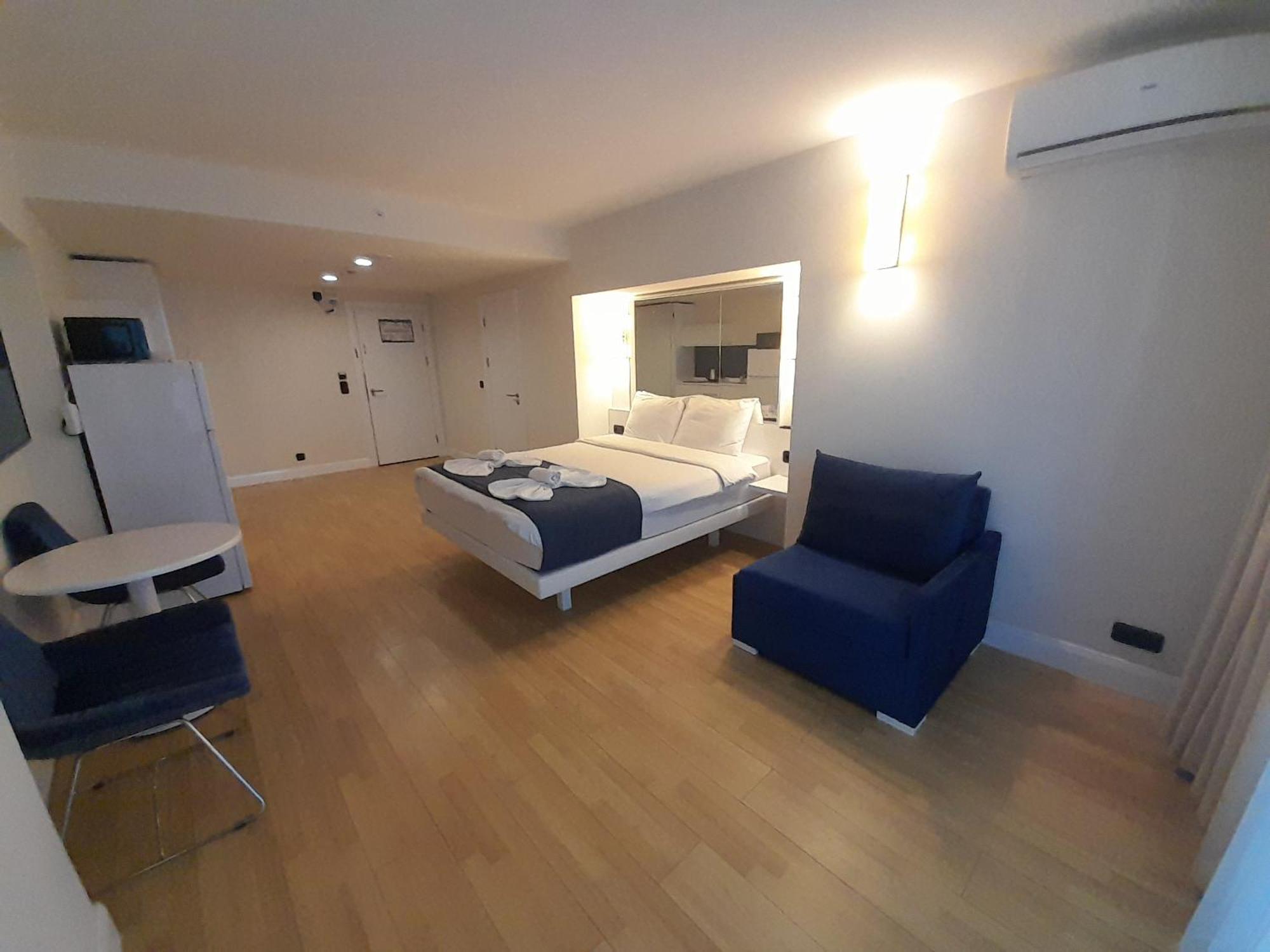 Smart Aparthotel Orbi City Batumi Exterior photo