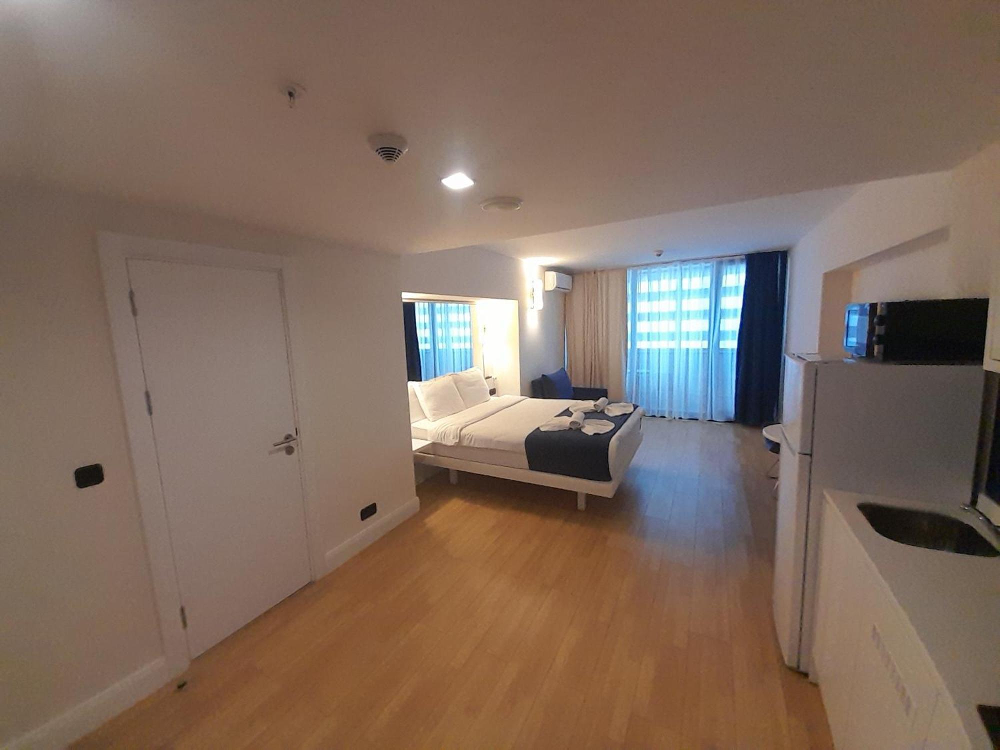 Smart Aparthotel Orbi City Batumi Exterior photo